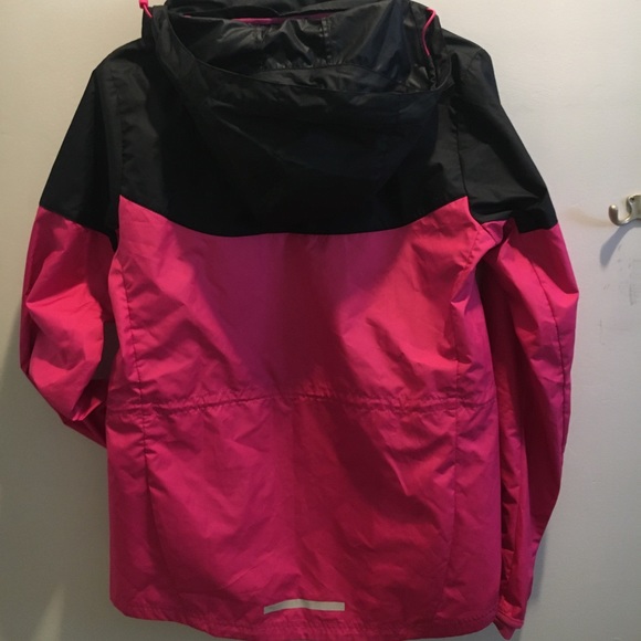 Nike Raincoat X Windbreaker - Picture 2 of 4